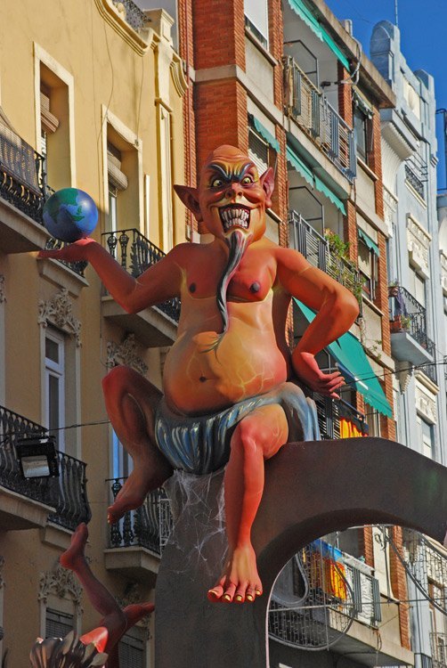 Ninot Diablo en Carrer Cuba