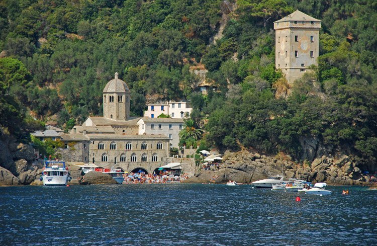 San Fruttuoso: Abadía y Torre Doria