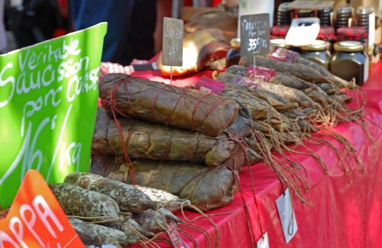 Embutidos corsos - Mercado de Ajaccio