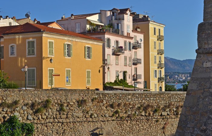 Ciudadela y Casas Típicas