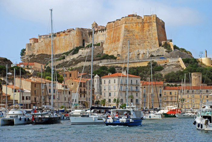 La Marina, el Puerto y el Bastión de l'Étendard