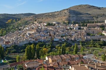 Cuestas: Pueblos edificados sobre las lomas de los valles.