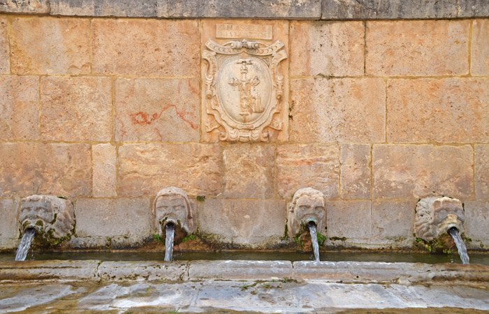 Albalate - Fuente: Detalle Escudo