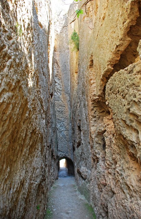 Acueducto Romano - Roca tallada