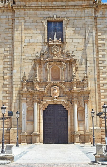 Portada de la Iglesia