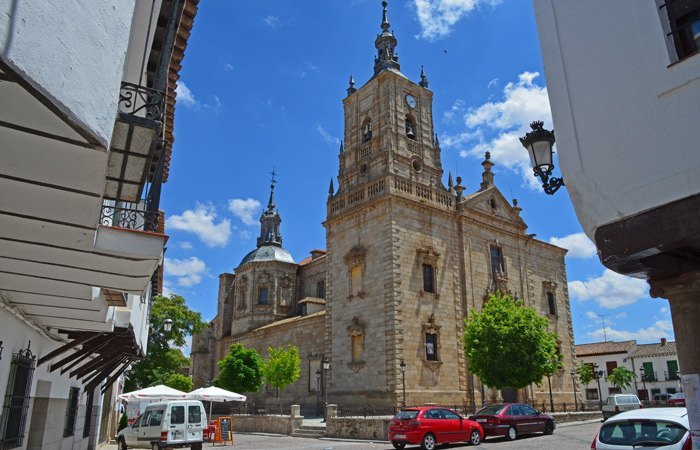 Iglesia de Santo Tomás Apóstol (Churriguera)
