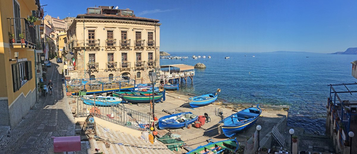 Plaza principal de Chianalea (Scilla)