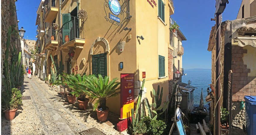 Vicolo (Callejón) típico - Chianalea, Scilla