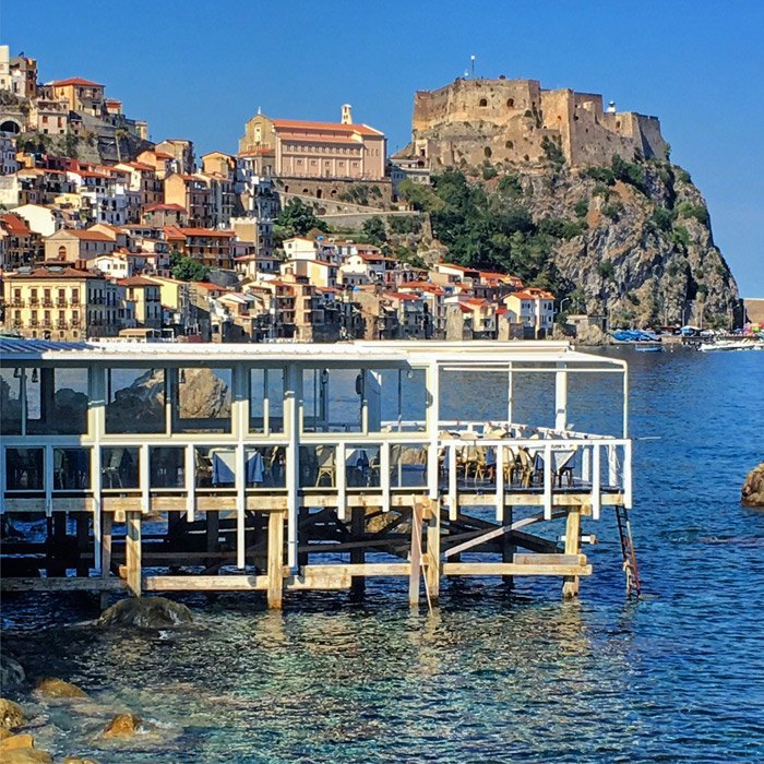 Restaurantes junto al mar en Chianalea