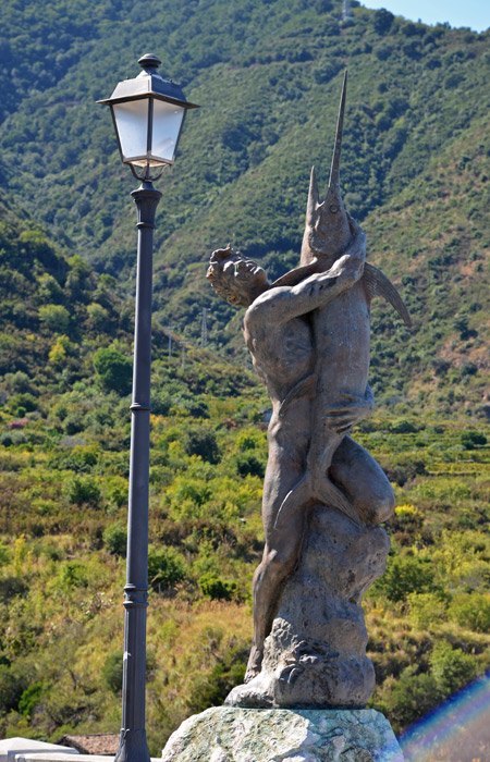 Monumento al Pez-espada - SCILLA