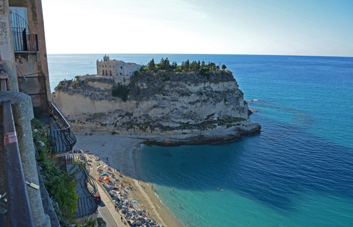 Playa de Levante y Santa María dell'Isola - TROPEA