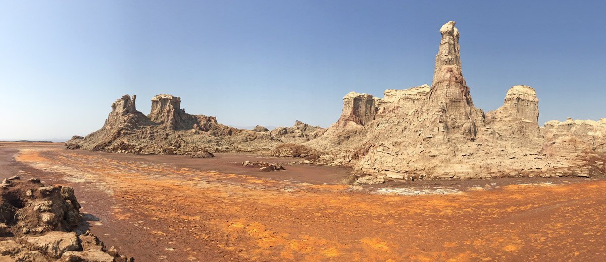 Montañas de Sal petrificada erosionadas por el viento y el agua