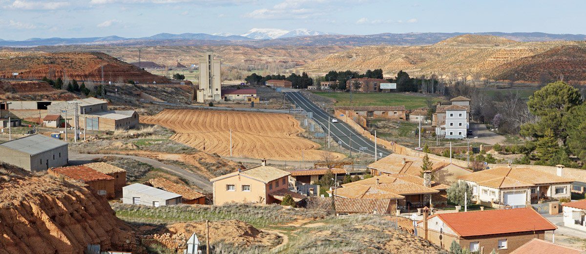 Paisaje de Santa María de Huerta, al fondo el Moncayo