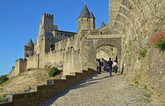 Rampa de acceso desde el Aude