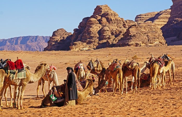 Beduinos en el desierto rojo
