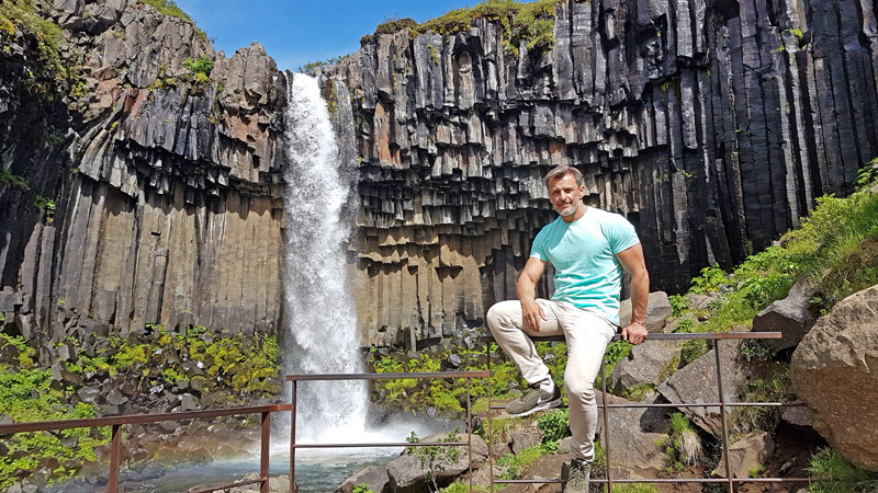 CarlosdeViaje en Svartifoss