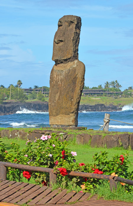 Moai en La Caleta (Hanga Roa)