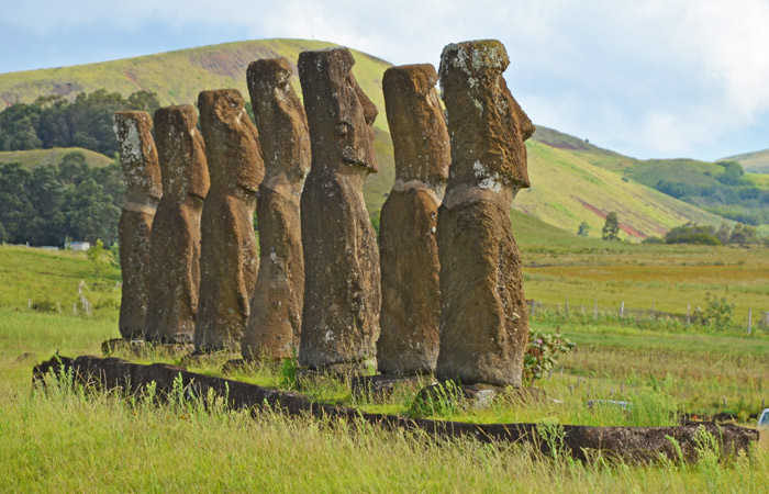 Orientados hacia la puesta de sol en los equinoccios