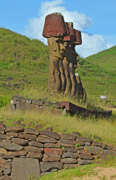 Detalle de los sillares de la plataforma o "ahu"